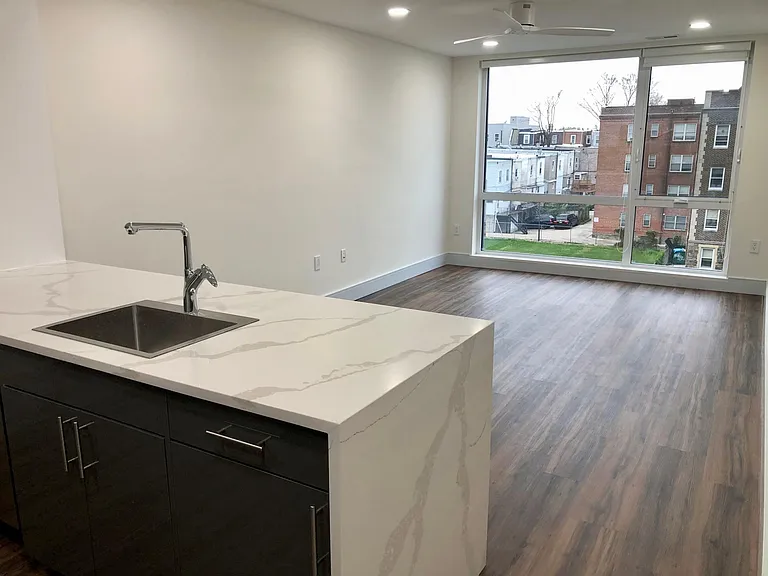 4904 Spruce St #308 — Photo 2