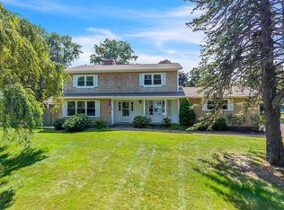 37 Marlin Dr, Groton, CT 06340