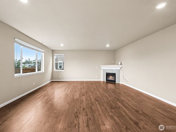 4th image of 18117 135th Street E