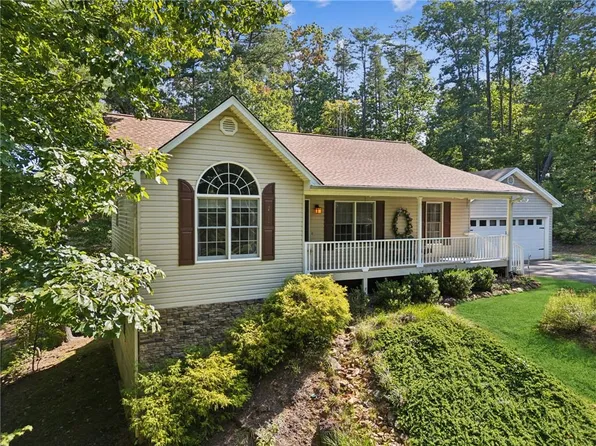 108 Majestic Oak Dr, Dahlonega, GA 30533