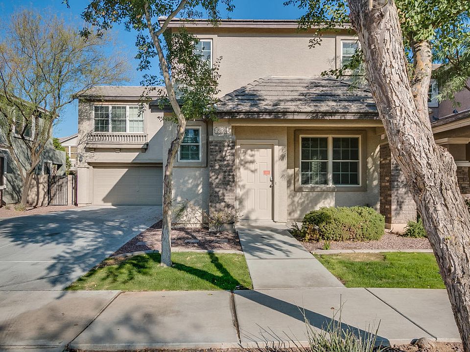 1st image of 2324 E Wayland Dr