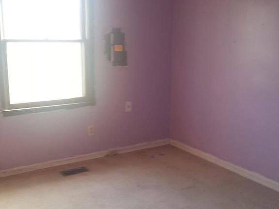 5th image of 1513 A & B Rogers Cir