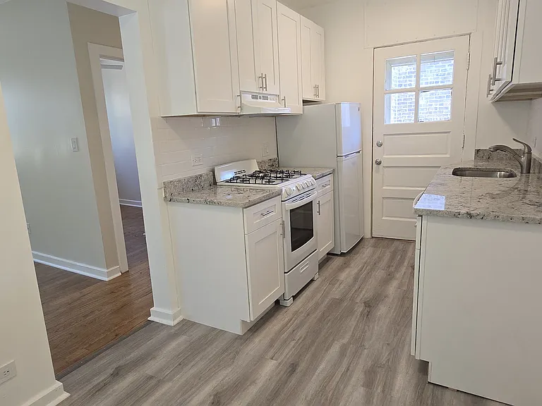 5709 N Magnolia Ave #3 — Photo 5
