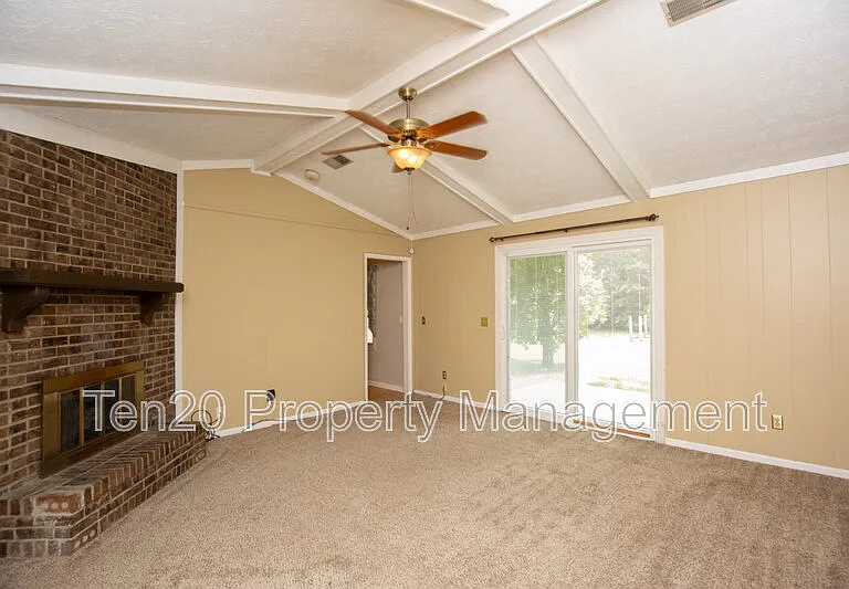 1430 Lokey Dr — Photo 11