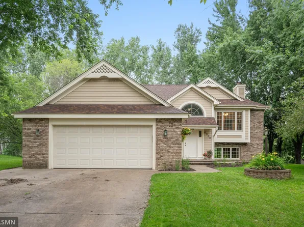 6380 26th St N, Oakdale, MN 55128