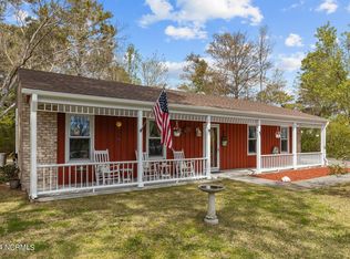 100 Riverside Dr, Beaufort, NC 28516