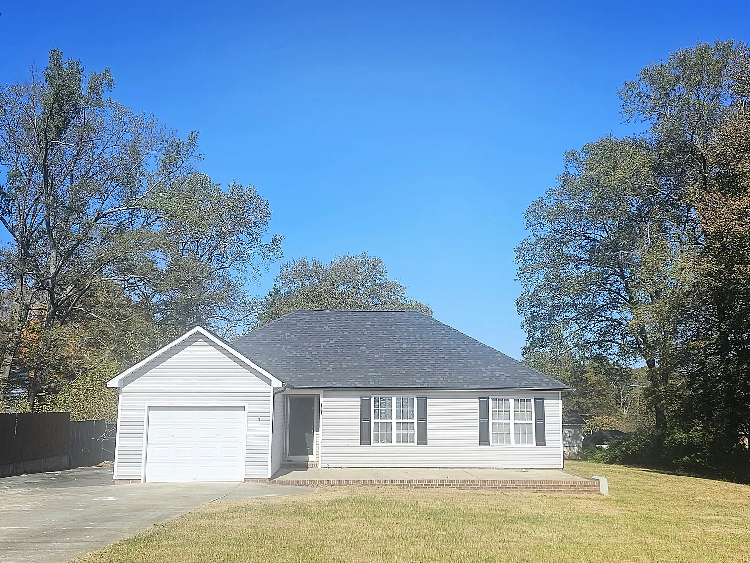 3 bed, 1368 sqft, $1,950 — Photo 1