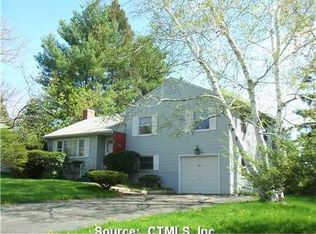 9 Sycamore Rd, Bloomfield, CT 06002