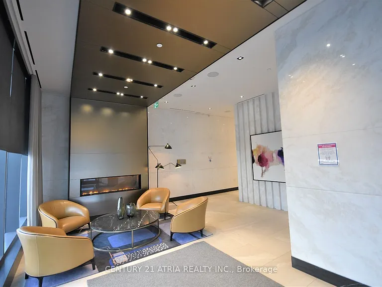 1 Edgewater Dr #GPH24 — Photo 25