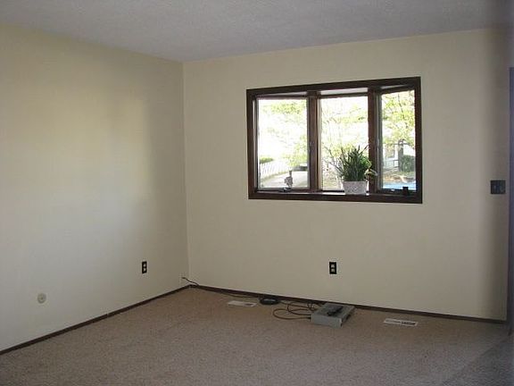 Living room, new carpet, fresh paint, double closet