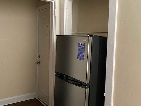 4th image of 906 N 3rd St Unit 1