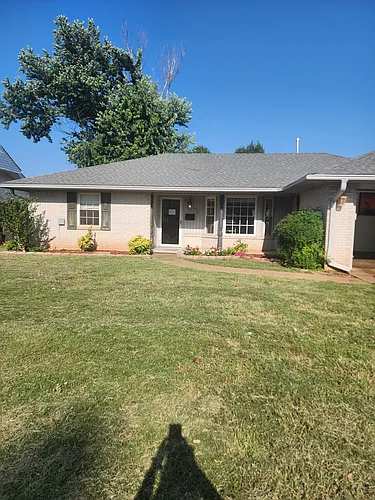 1101 Pin Oak Dr Photo 1