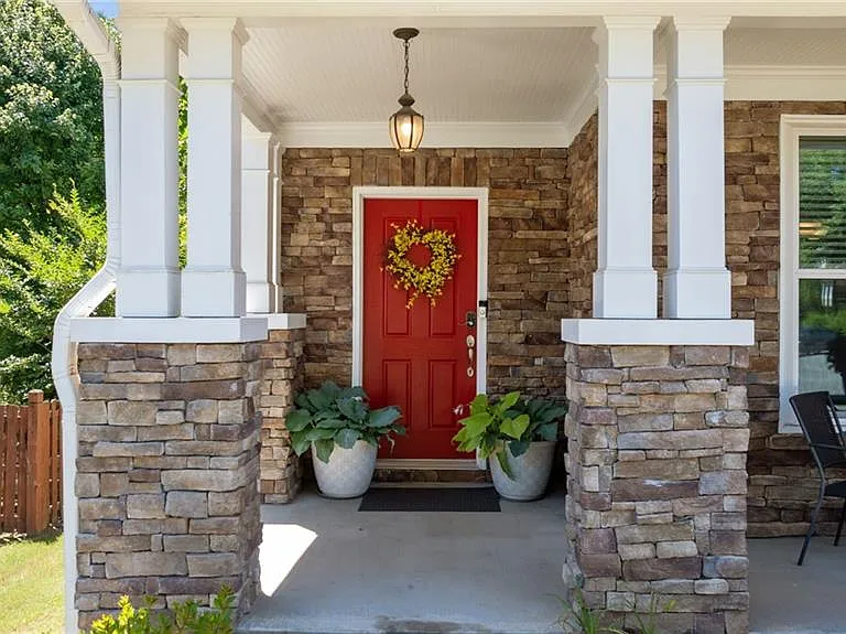 3845 Seaton Dr — Photo 3