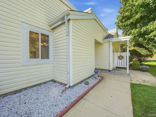1101 Cabot Court N, Saint James, NY 11780