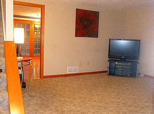 504 Countryside Dr, Mc Kees Rocks, PA 15136