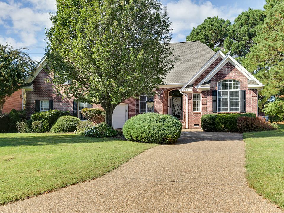 1st image of 5102 Waterford Pl
