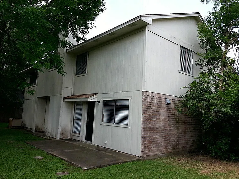 1907 Liberty Point Ln — Photo 18