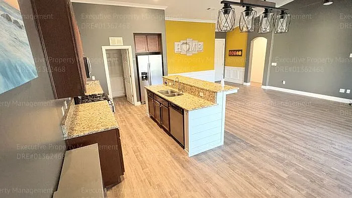 8905 Cadbury Dr — Photo 12