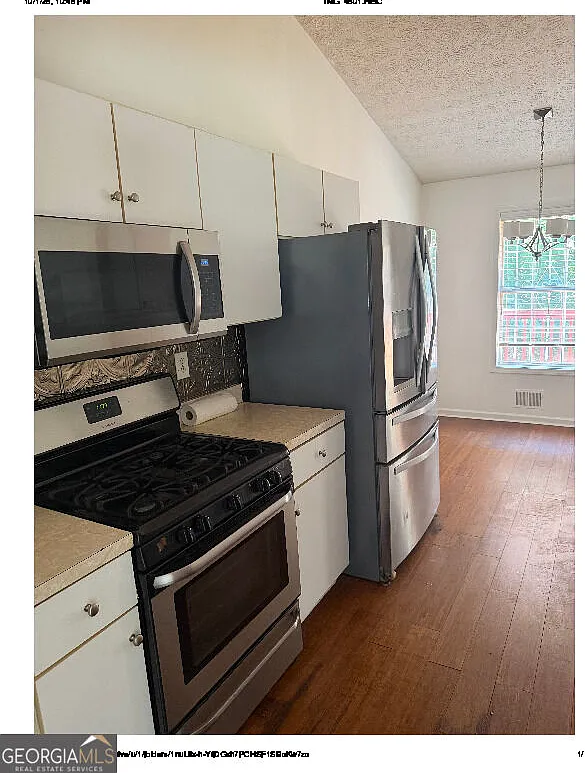 3 bed, 2.5 bath, 2148 sqft, $2,200 — Photo 4