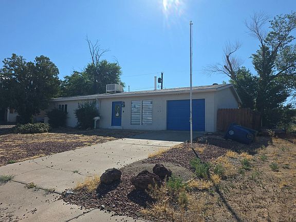2nd image of 1120 Maxine St NE
