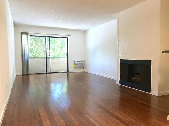 3rd image of 7777 Hollywood Blvd APT 207