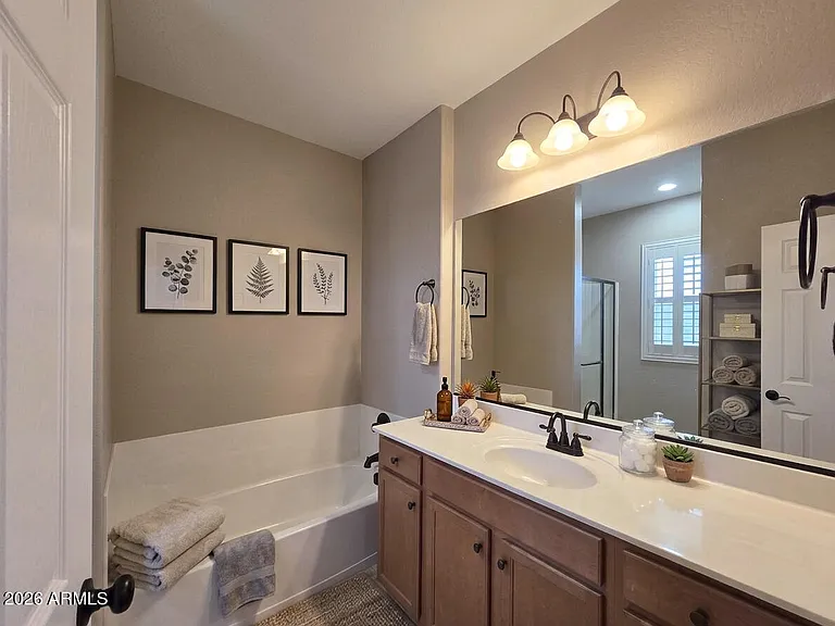 3853 E Branham Ln — Photo 8