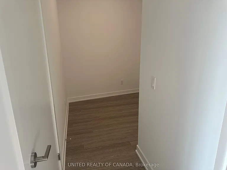 8188 Yonge St #827 — Photo 19