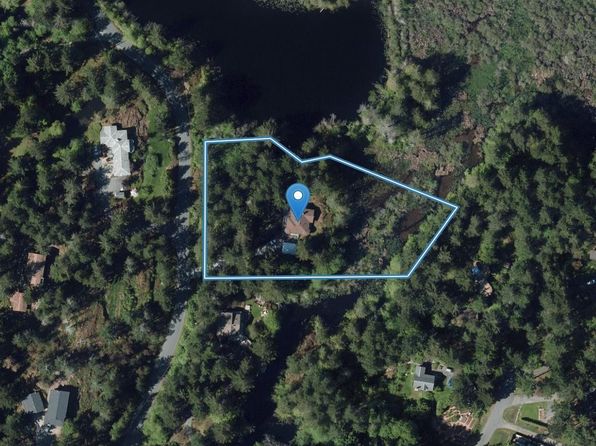 3380 Woodridge Pl, Highlands, BC V9E 1C8