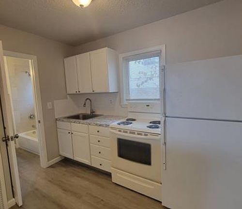 4th image of 320 12th St #1