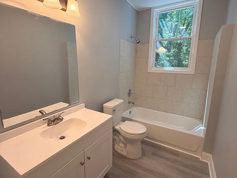 4140 W Broadway — Photo 18