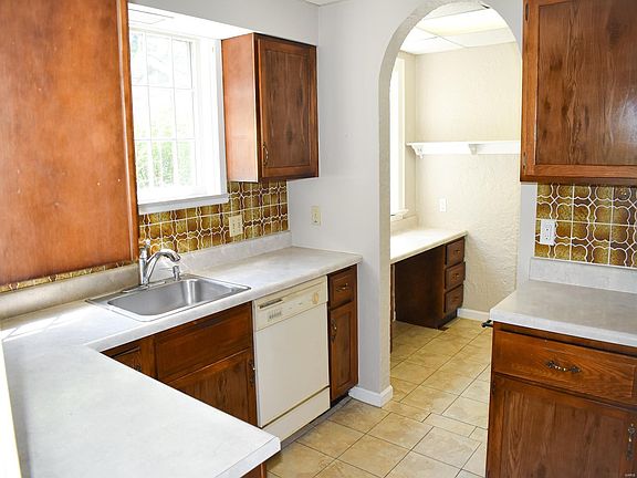 4th image of 474 Catalina Ave