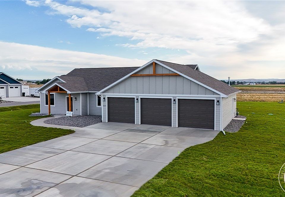 ʕ•ᴥ•ʔ How to Run and Emote at The Same Time on Evade | TikTok