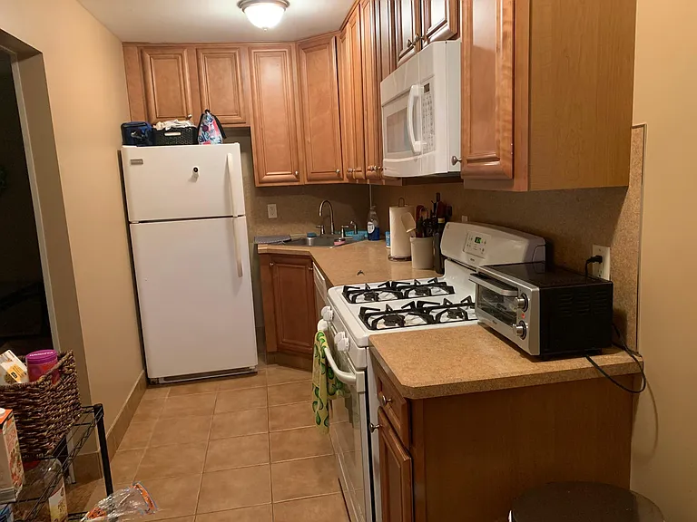 920 Amherst St #3 — Photo 14