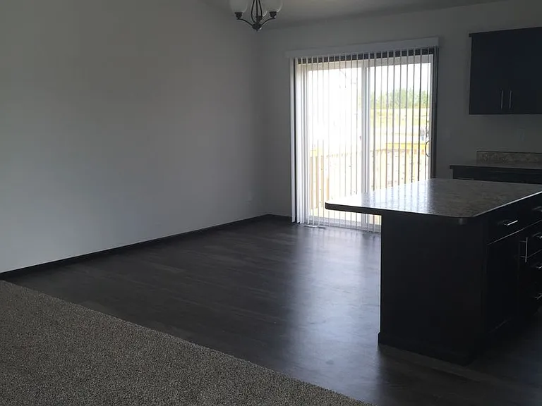1369 Goldenwood Dr — Photo 6
