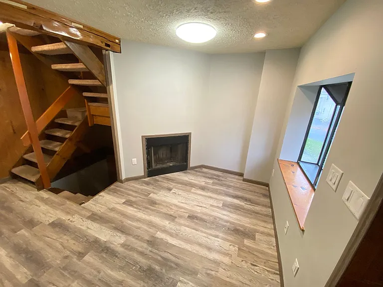 1669 Summit St #1675 — Photo 28