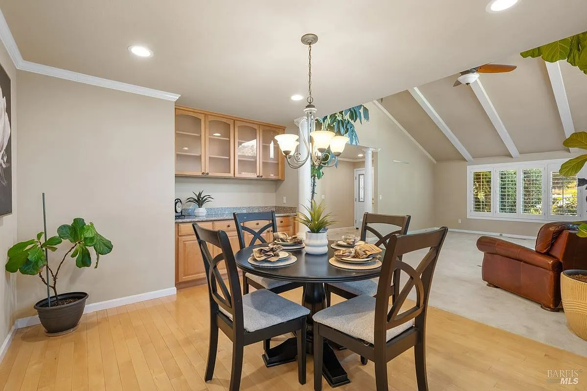 6440 Meadow Creek Lane - Photo 9