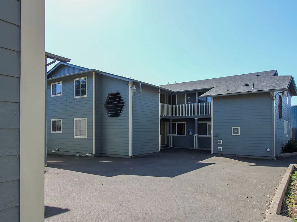 3654-3664 47th Ave NE