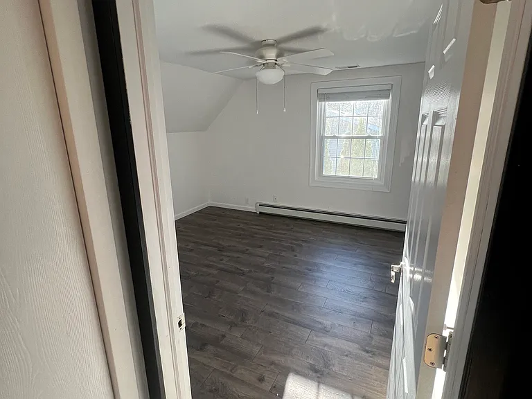 Upstairs bedroom 2