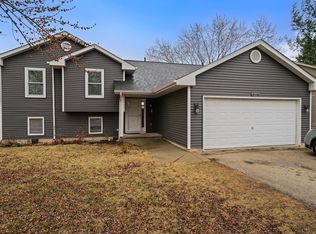 244 Briar Cliff St SW, Poplar Grove, IL 61065