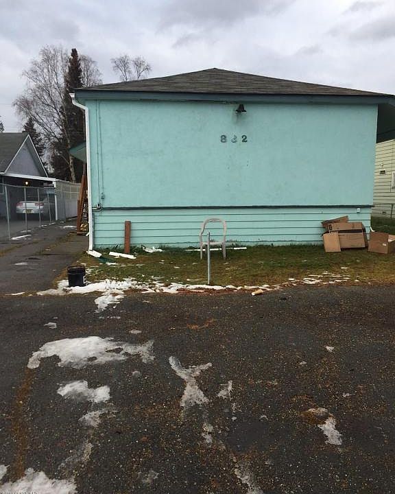 2nd image of 832 N Bliss St