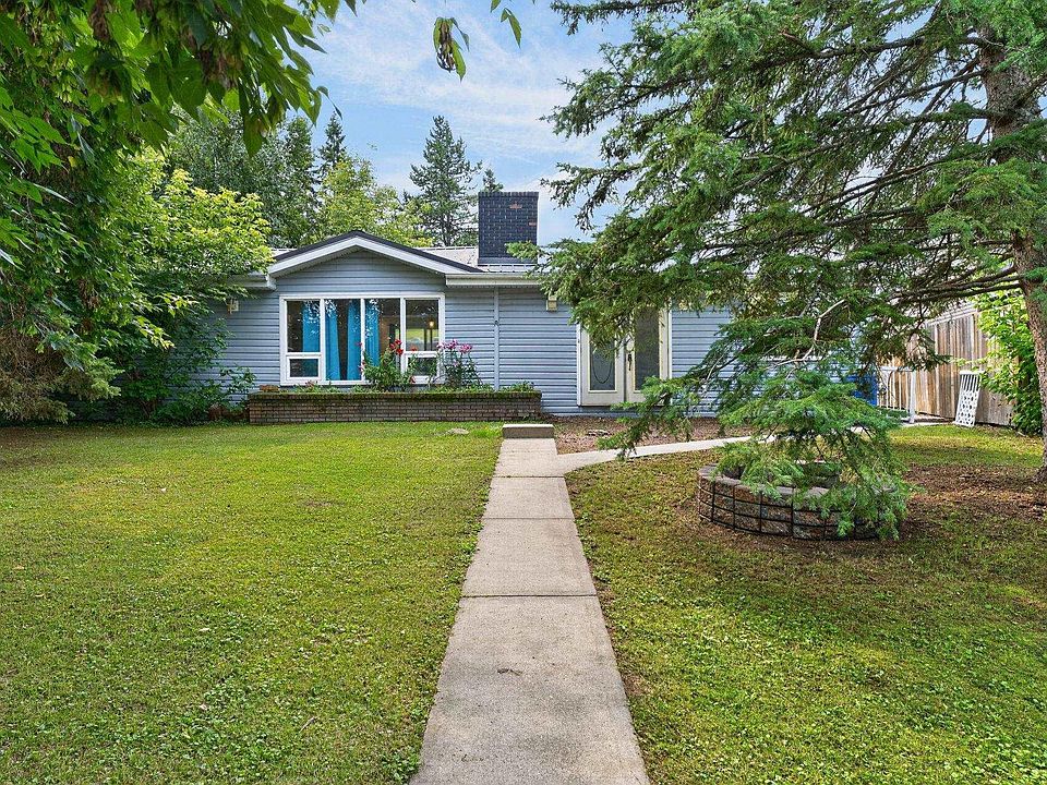 1st image of 351 Smith Cres