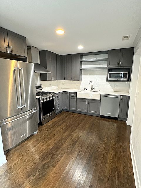 1st image of 4201 N Paulina St APT 3F