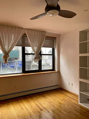 Rented by Evergreen Realty & Investments | media 6