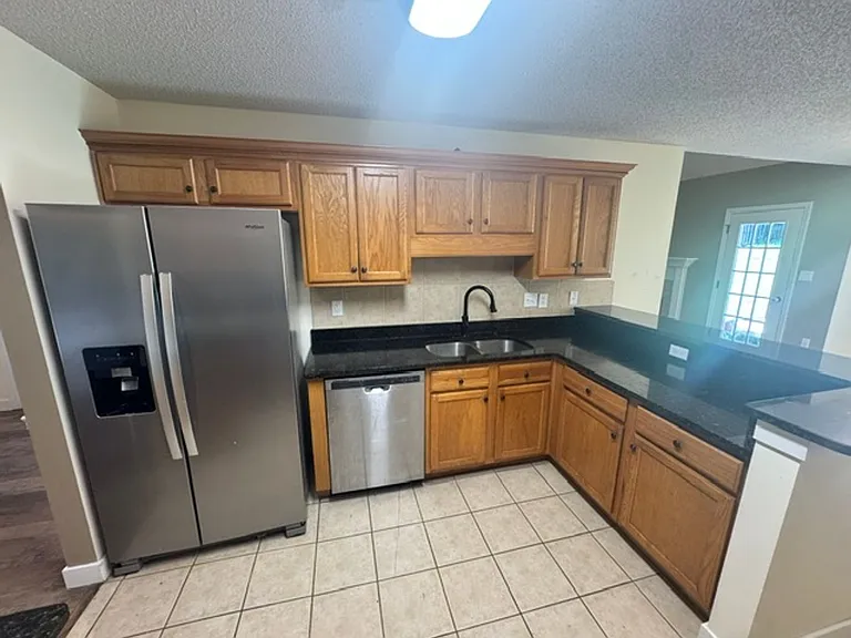 712 Denise Dr — Photo 17