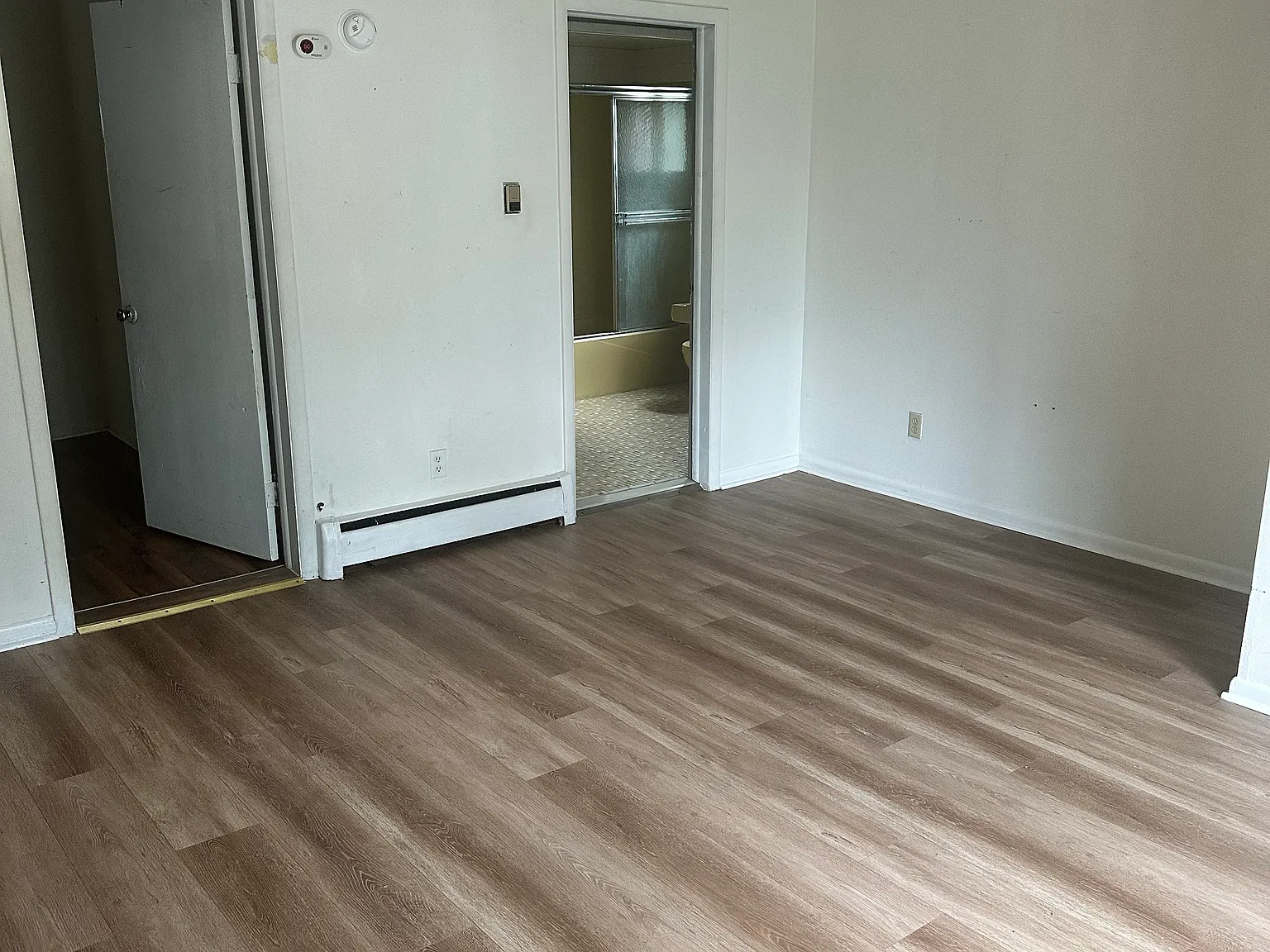 1 bed, $900 — Photo 2