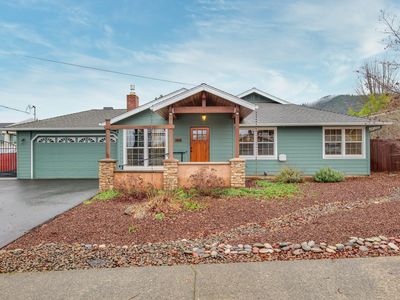 300 NE Mead St, Grants Pass, OR, 97526