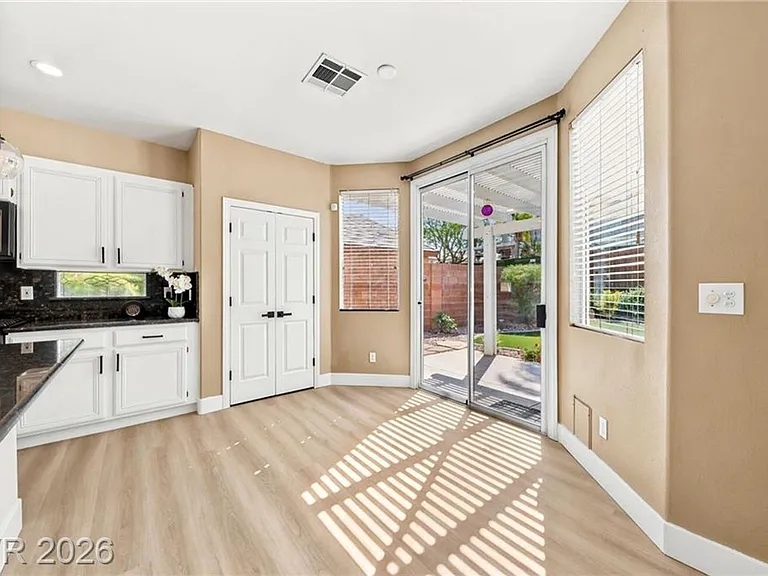 2551 Williamsburg St — Photo 17