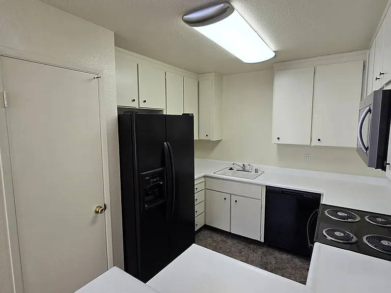 27703 Persimmon Dr — Photo 6