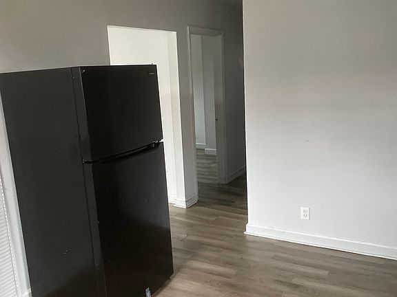 4th image of 113 W Ash St #A