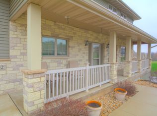 102 Marshall Ct, Mount Horeb, WI 53572